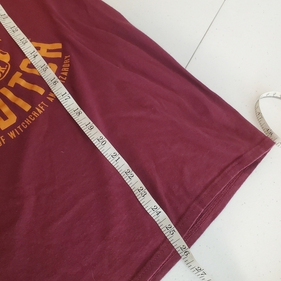 HARRY Potter‎ Tshirt Womens Medium Quidditch Graphic Tee Short sleeve Maroon - Picture 7 of 8